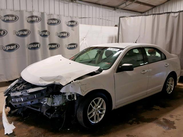 3FAHP0GA3BR226703 - 2011 FORD FUSION S WHITE photo 2