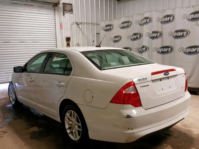 3FAHP0GA3BR226703 - 2011 FORD FUSION S WHITE photo 3