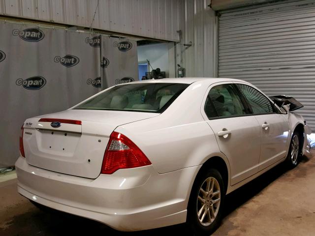 3FAHP0GA3BR226703 - 2011 FORD FUSION S WHITE photo 4