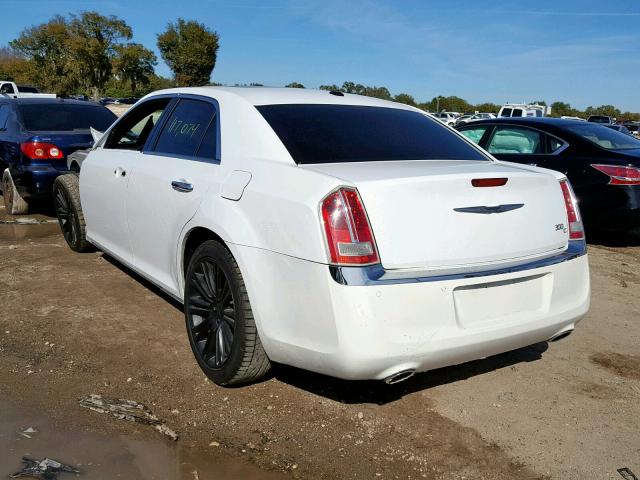 2C3CA6CT2BH598372 - 2011 CHRYSLER 300C WHITE photo 3