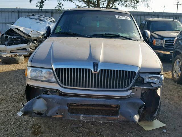 5LMEU27R92LJ07276 - 2002 LINCOLN NAVIGATOR 金色 照片 9