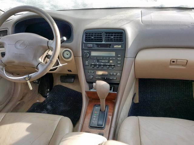 JT8BF22GXV0044915 - 1997 LEXUS ES 300 GOLD photo 9