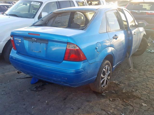 1FAFP34N67W191756 - 2007 FORD FOCUS ZX4 BLUE photo 4