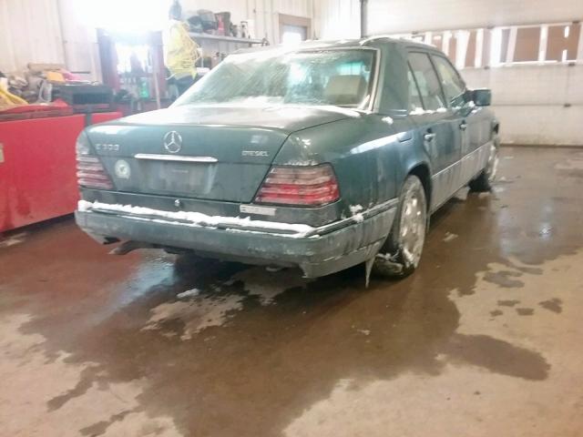 WDBEB31E7SC203589 - 1995 MERCEDES-BENZ E 300D GREEN photo 4