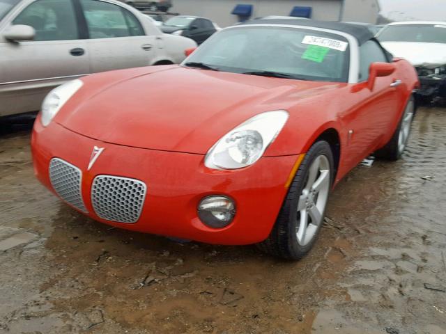 1G2MB33B46Y105746 - 2006 PONTIAC SOLSTICE RED photo 2