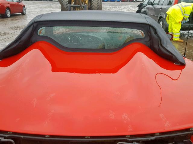 1G2MB33B46Y105746 - 2006 PONTIAC SOLSTICE RED photo 6