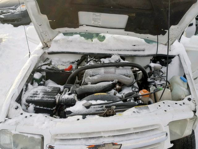 2CNBJ634X46915700 - 2004 CHEVROLET TRACKER LT WHITE photo 7