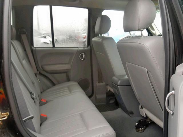 1J8GL38K66W180810 - 2006 JEEP LIBERTY RE BLACK photo 6