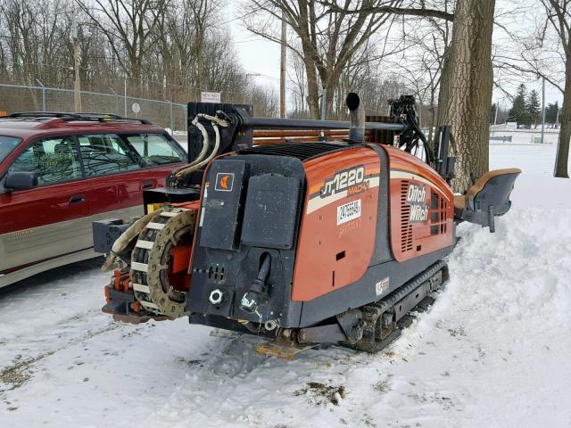 CMWJ1220E70000185 - 2007 DITCH WITCH JT1220 ORANGE photo 2