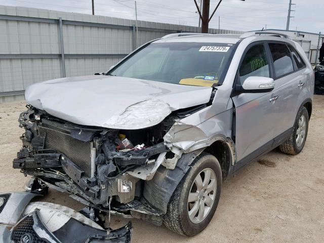 5XYKT3A64DG383722 - 2013 KIA SORENTO LX SILVER photo 2