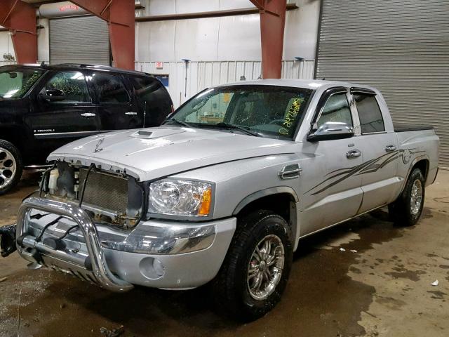 1D7HW28K87S201572 - 2007 DODGE DAKOTA QUA SILVER photo 2