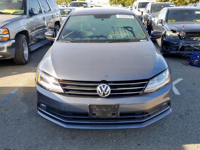 3VWD17AJ7HM388736 - 2017 VOLKSWAGEN JETTA SPOR GRAY photo 9