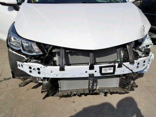 1G1BC5SMXJ7148753 - 2018 CHEVROLET CRUZE LS WHITE photo 9