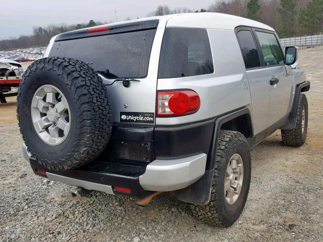 JTEZU11F670016715 - 2007 TOYOTA FJ CRUISER SILVER photo 4