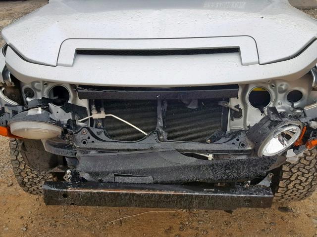 JTEZU11F670016715 - 2007 TOYOTA FJ CRUISER SILVER photo 7