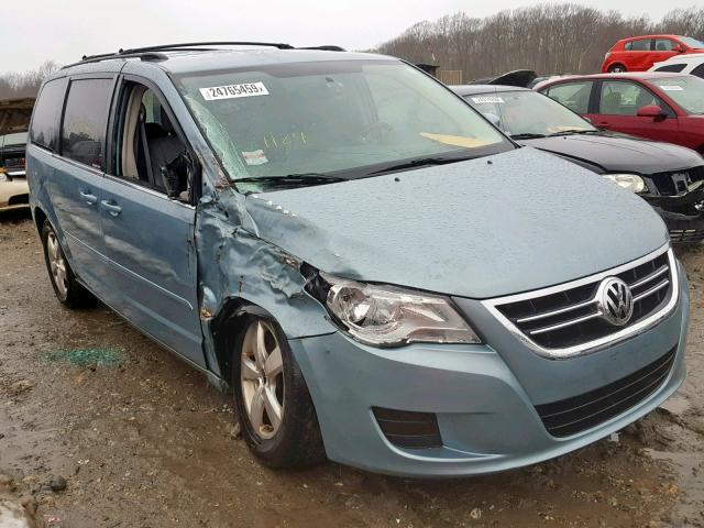 2V4RW3D18AR325034 - 2010 VOLKSWAGEN ROUTAN SE BLUE photo 1