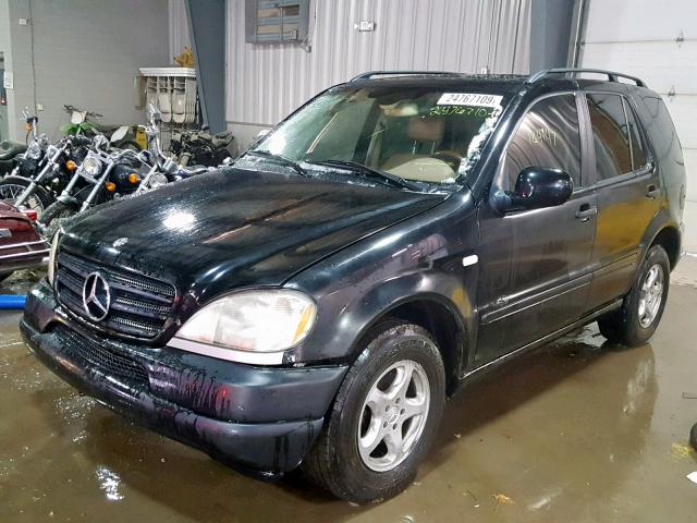 4JGAB54E21A240496 - 2001 MERCEDES-BENZ ML 320 BLACK photo 2