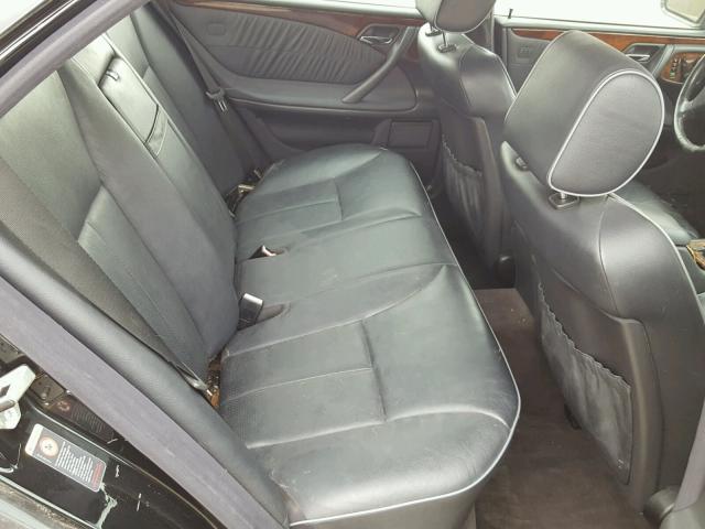 WDBJF65J32B409722 - 2002 MERCEDES-BENZ E 320 黑色 照片 6