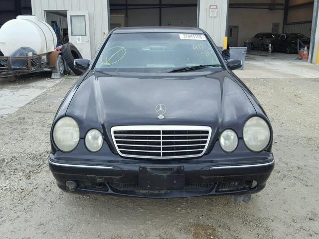 WDBJF65J32B409722 - 2002 MERCEDES-BENZ E 320 黑色 照片 9