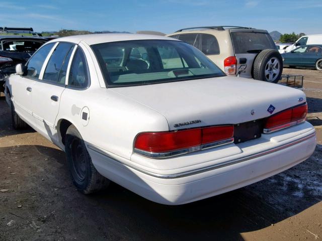 2FALP7298VX203004 - 1997 FORD CROWN VICT WHITE photo 3