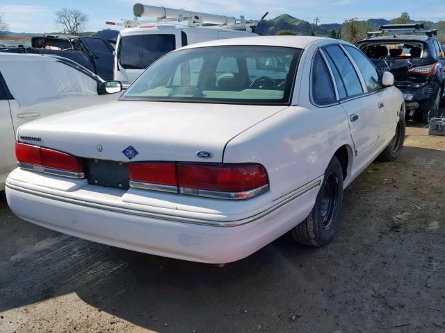 2FALP7298VX203004 - 1997 FORD CROWN VICT WHITE photo 4