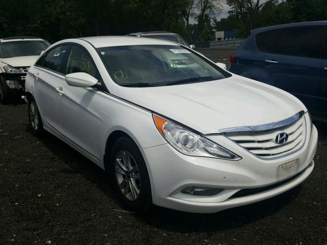 5NPEB4AC0DH689367 - 2013 HYUNDAI SONATA GLS WHITE photo 1