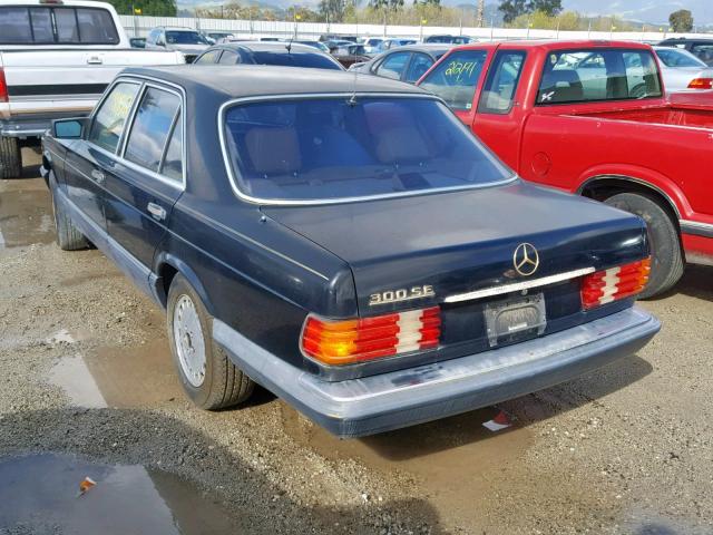 WDBCA24D0LA522563 - 1990 MERCEDES-BENZ 300 SE BLACK photo 3