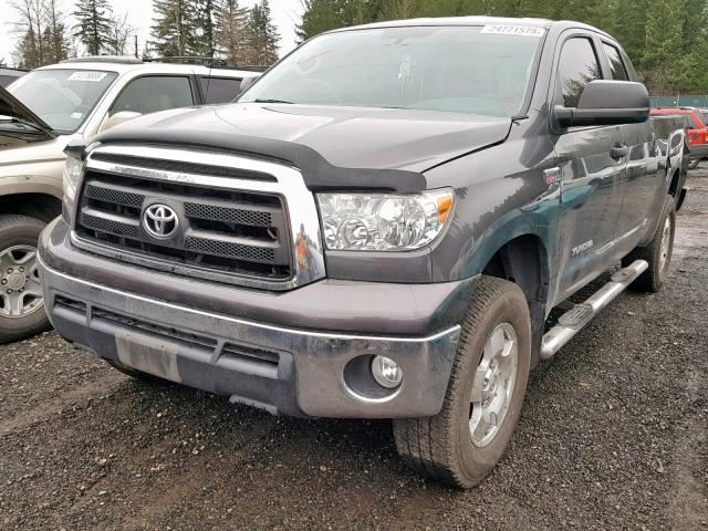 5TFUY5F19CX257399 - 2012 TOYOTA TUNDRA DOU GRAY photo 2