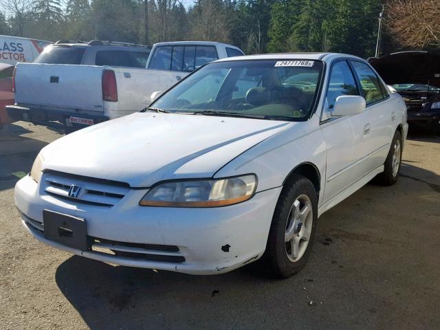 1HGCG165X1A052783 - 2001 HONDA ACCORD EX WHITE photo 2