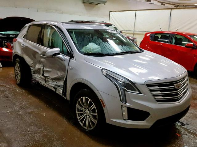 1GYKNBRS2HZ114898 - 2017 CADILLAC XT5 LUXURY SILVER photo 1