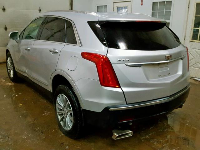 1GYKNBRS2HZ114898 - 2017 CADILLAC XT5 LUXURY SILVER photo 3