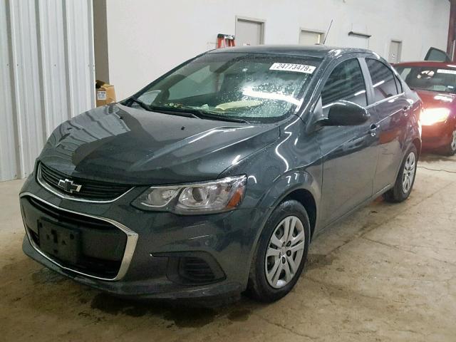 1G1JB5SH1H4146094 - 2017 CHEVROLET SONIC LS 石墨色 照片 2