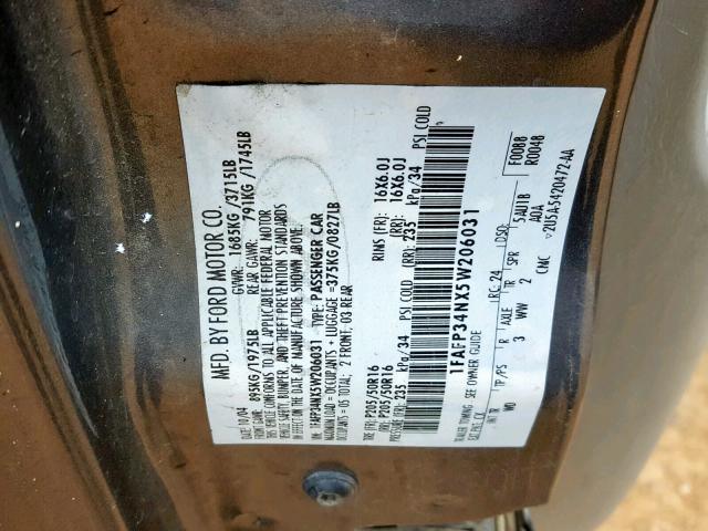 1FAFP34NX5W206031 - 2005 FORD FOCUS ZX4 GRAY photo 10