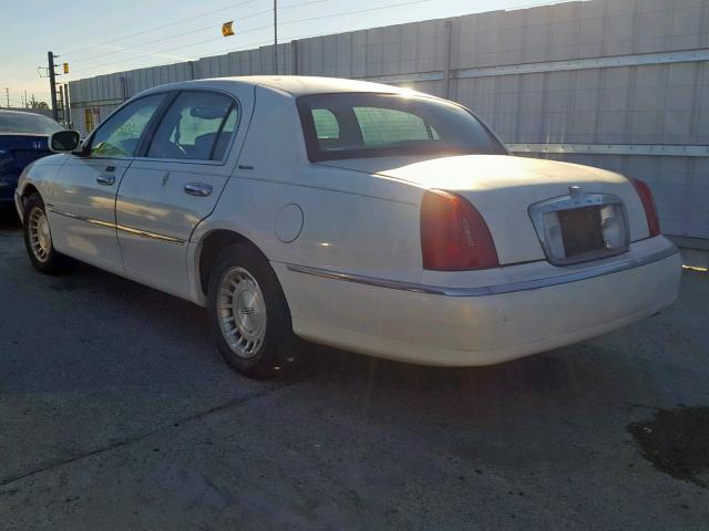 1LNHM82W2XY699999 - 1999 LINCOLN TOWN CAR S WHITE photo 3