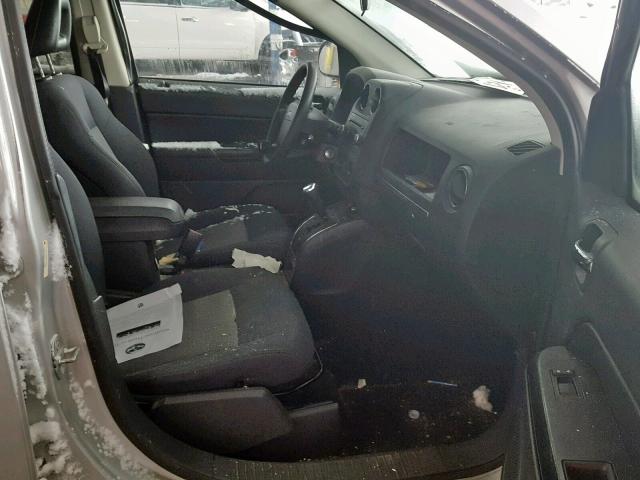 1J4FF47B79D205967 - 2009 JEEP COMPASS SP 银色 照片 5