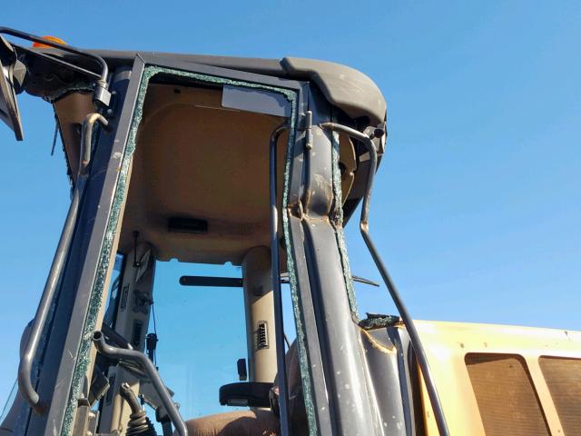 NCF215208 - 2012 CASE LOADER YELLOW photo 9