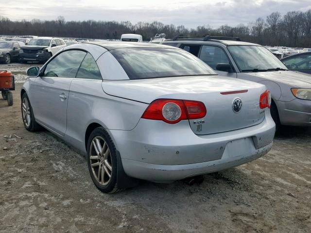 WVWFA71F78V015581 - 2008 VOLKSWAGEN EOS LUX 银色 照片 3