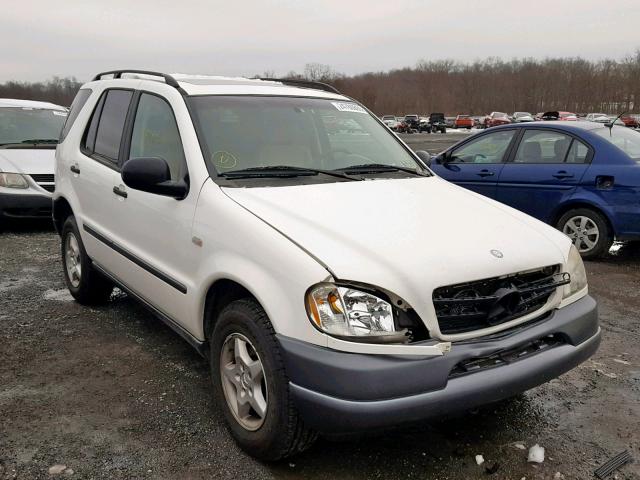 4JGAB54E0XA136811 - 1999 MERCEDES-BENZ ML 320 WHITE photo 1