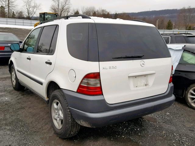 4JGAB54E0XA136811 - 1999 MERCEDES-BENZ ML 320 WHITE photo 3