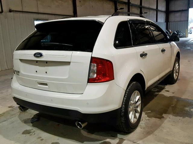 2FMDK3GC2DBE17262 - 2013 FORD EDGE SE WHITE photo 4