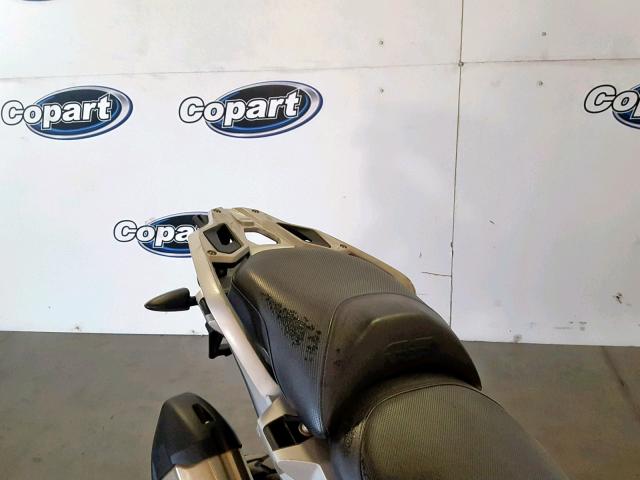 WB10A6100HZ654791 - 2017 BMW R1200 GS WHITE photo 6