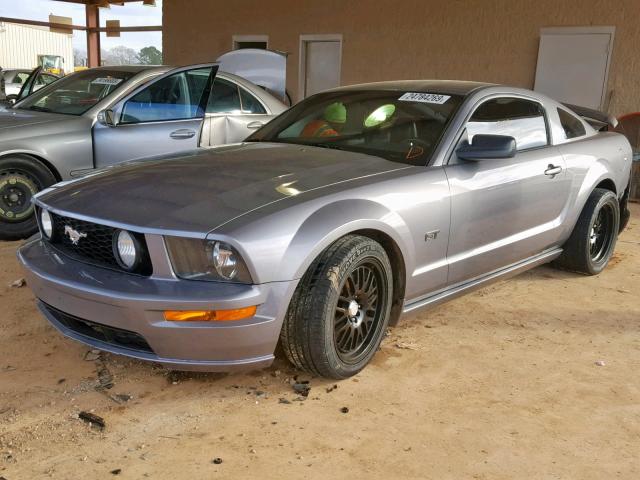 1ZVHT82H265201337 - 2006 FORD MUSTANG GT SILVER photo 2