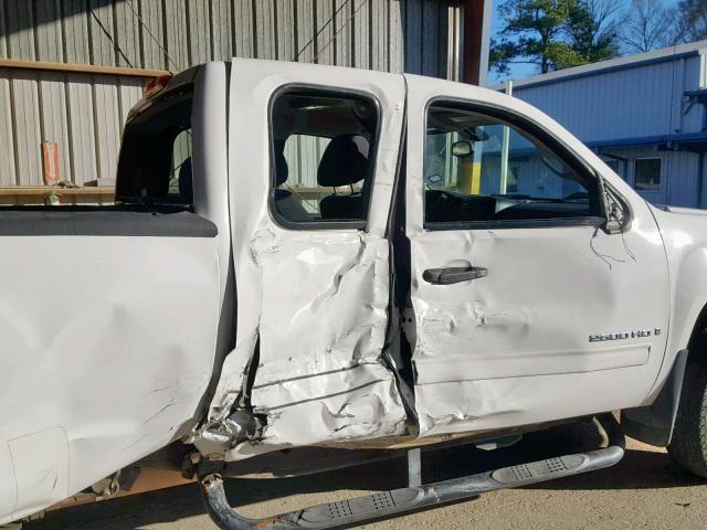 1GTHC59K99E119631 - 2009 GMC SIERRA C25 WHITE photo 9