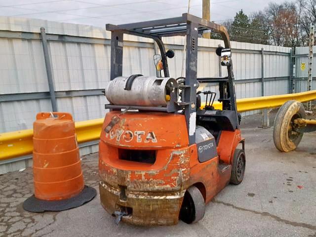 70306 - 2001 TOYOTA FORKLIFT ORANGE photo 3