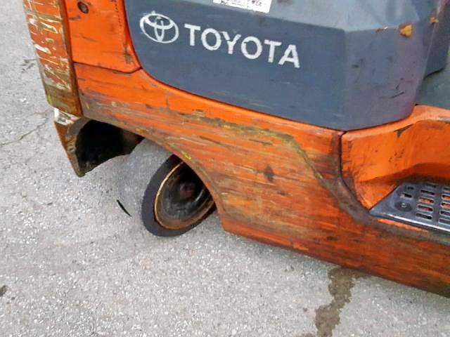 70306 - 2001 TOYOTA FORKLIFT ORANGE photo 9