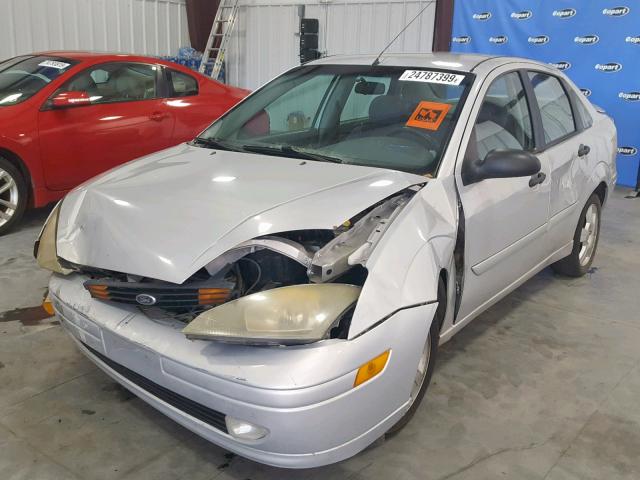 1FAFP38ZX4W109908 - 2004 FORD FOCUS ZTS SILVER photo 2