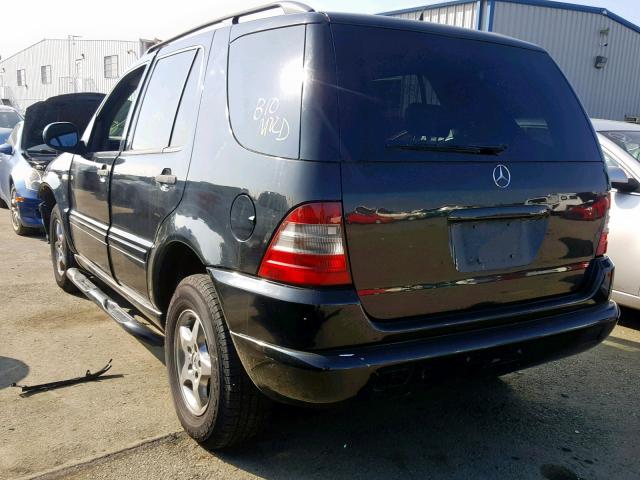 4JGAB54E8WA017922 - 1998 MERCEDES-BENZ ML 320 BLACK photo 3