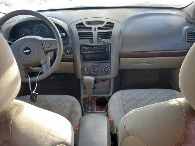 1G1ZT54824F230520 - 2004 CHEVROLET MALIBU LS GREEN photo 9