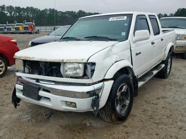 1N6ED27T3YC300127 - 2000 NISSAN FRONTIER C WHITE photo 2