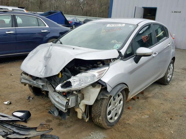 3FADP4EJ7DM223618 - 2013 FORD FIESTA SE SILVER photo 2